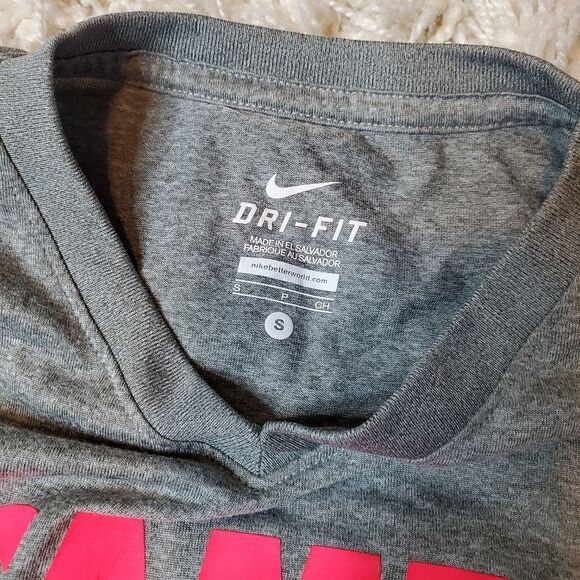 NIKE Dri-Fit V-Neck Tee - Sz. Small - Picture 3 of 5